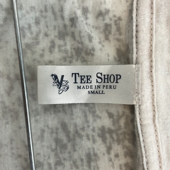 Tee Shop Small gray fade v neck t shirt with pocket light weight semi sheer - Picture 4 of 6